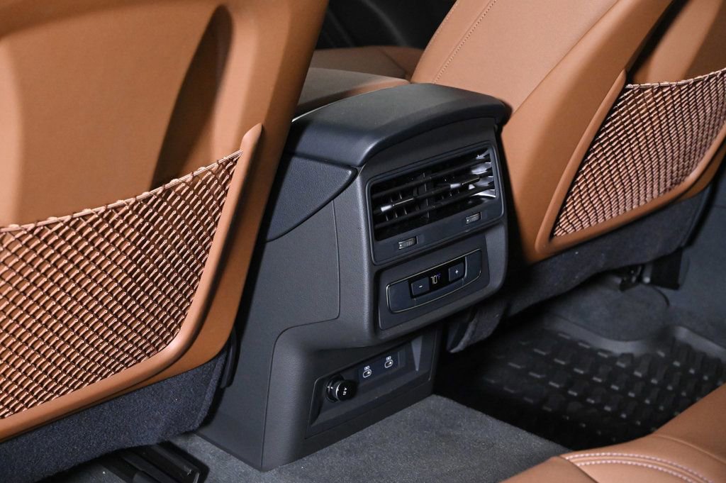 Used 2025 Audi Q8 Premium w/ Convenience Package image 18