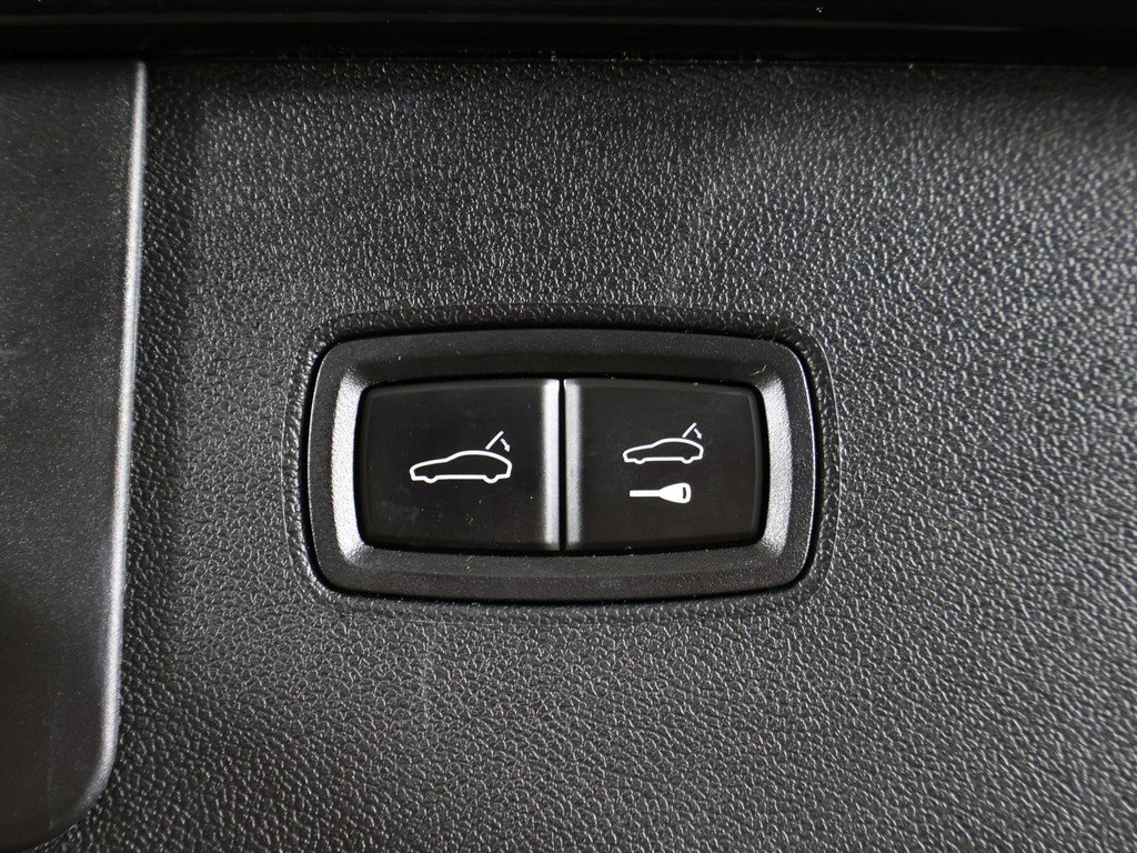 Used 2023 Porsche Cayenne Platinum Edition image 23