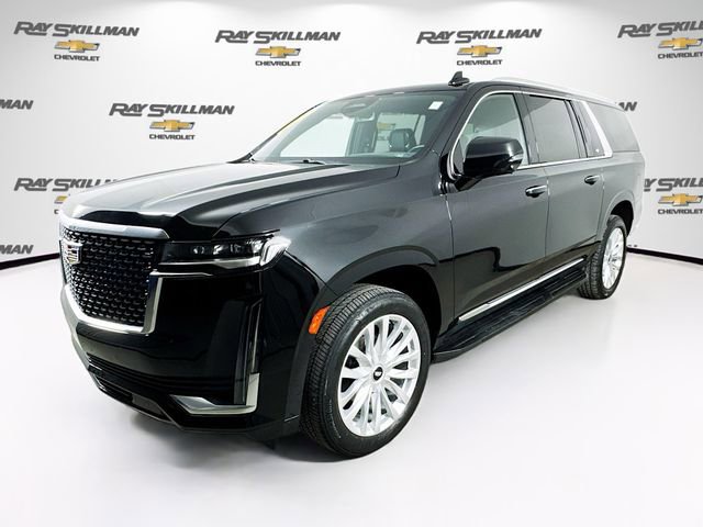 Used 2024 Cadillac Escalade ESV Luxury image 3