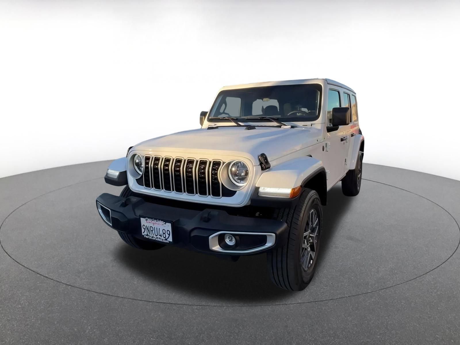 Used 2025 Jeep Wrangler Sahara image 7