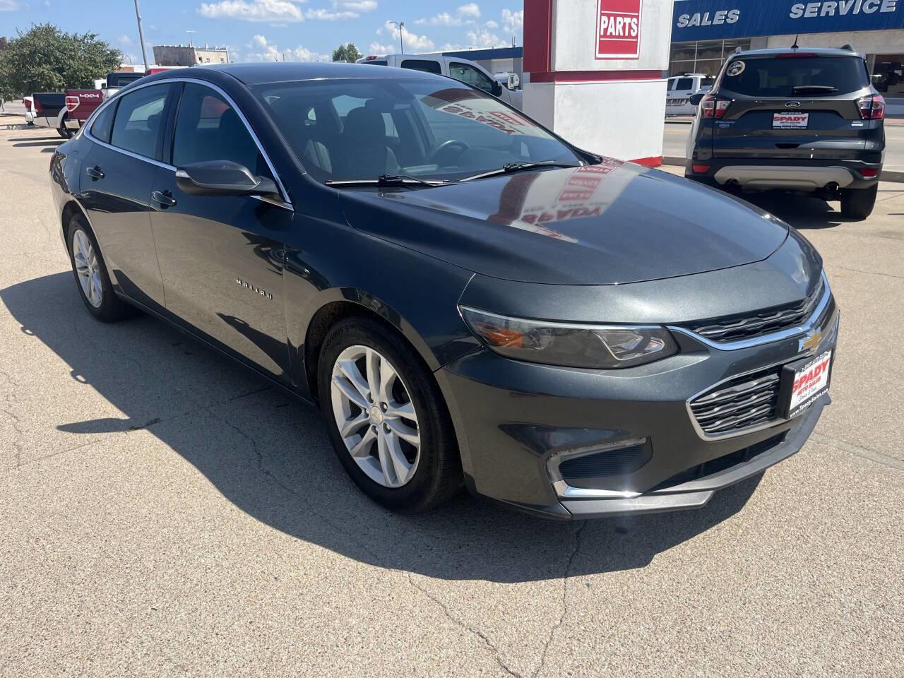 Used 2017 Chevrolet Malibu LT image 3