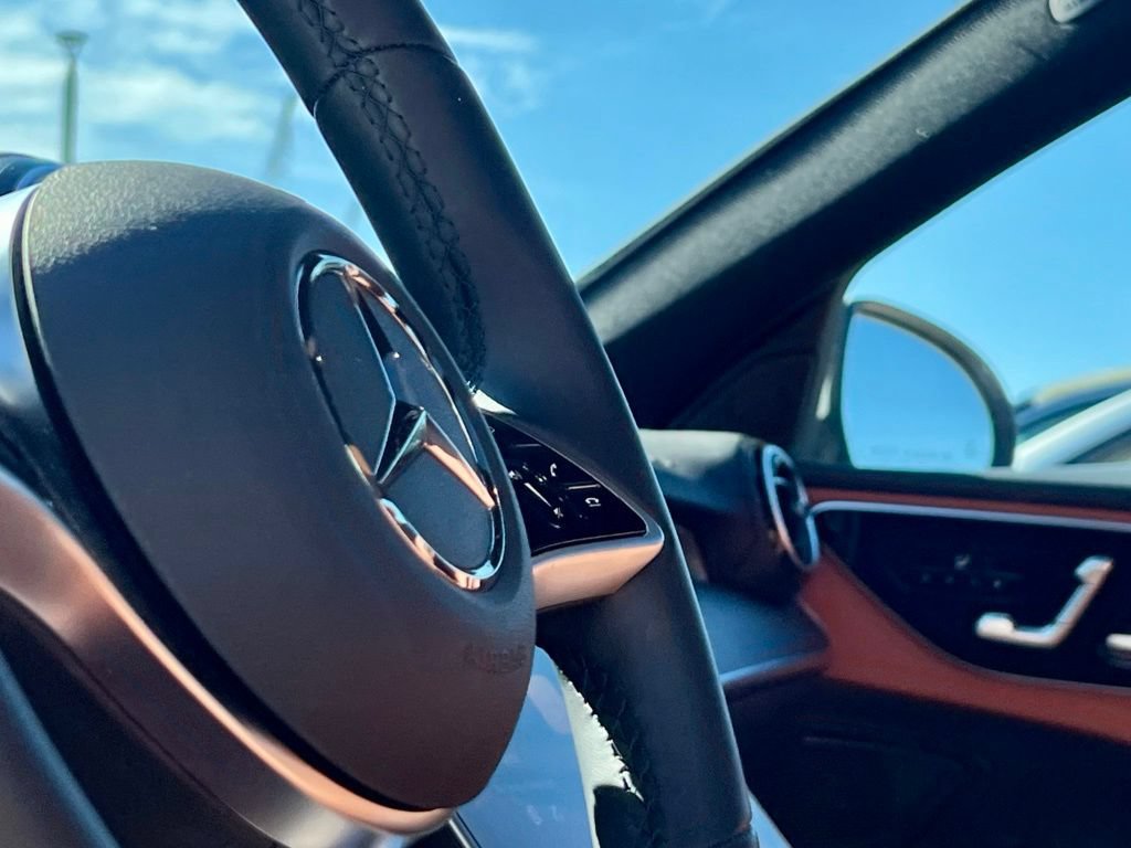 Used 2025 Mercedes-Benz C 300 4MATIC Sedan image 12