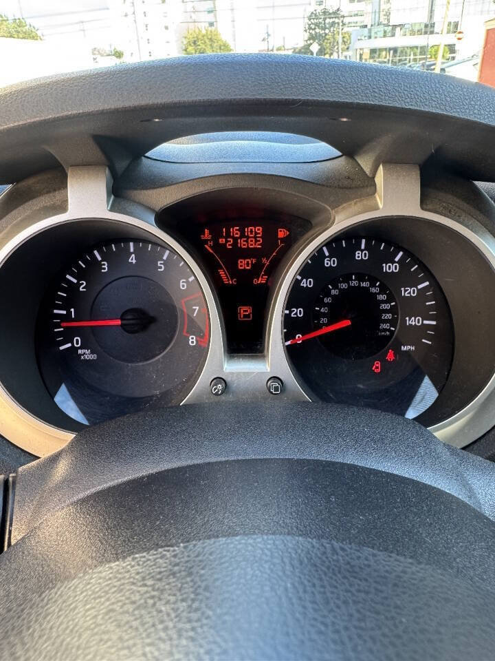 Used 2011 Nissan Juke SV FWD image 18