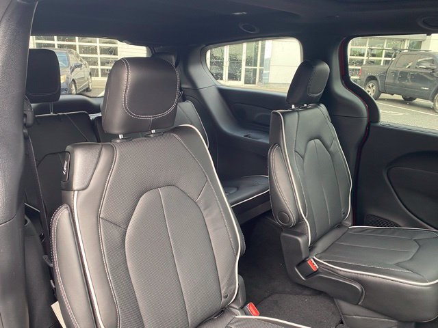 New 2026 Chrysler Pacifica Limited w/ S Appearance Package FWD image 33
