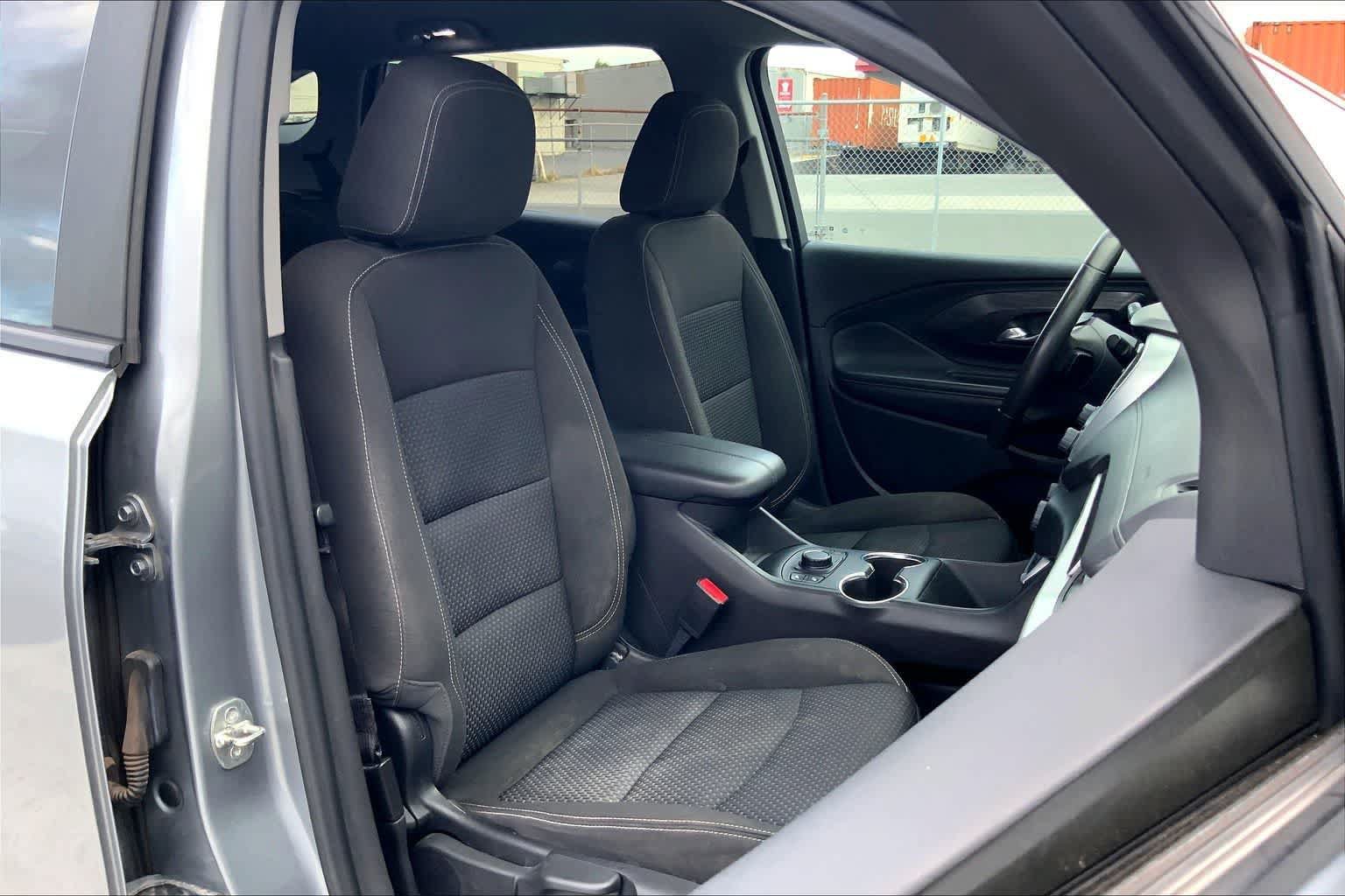 Used 2023 GMC Terrain SLE w/ Driver Convenience Package FWD image 13