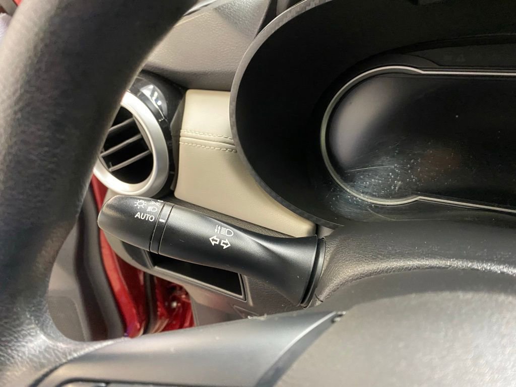 Used 2020 Nissan Versa SV w/ Trunk Package FWD image 29