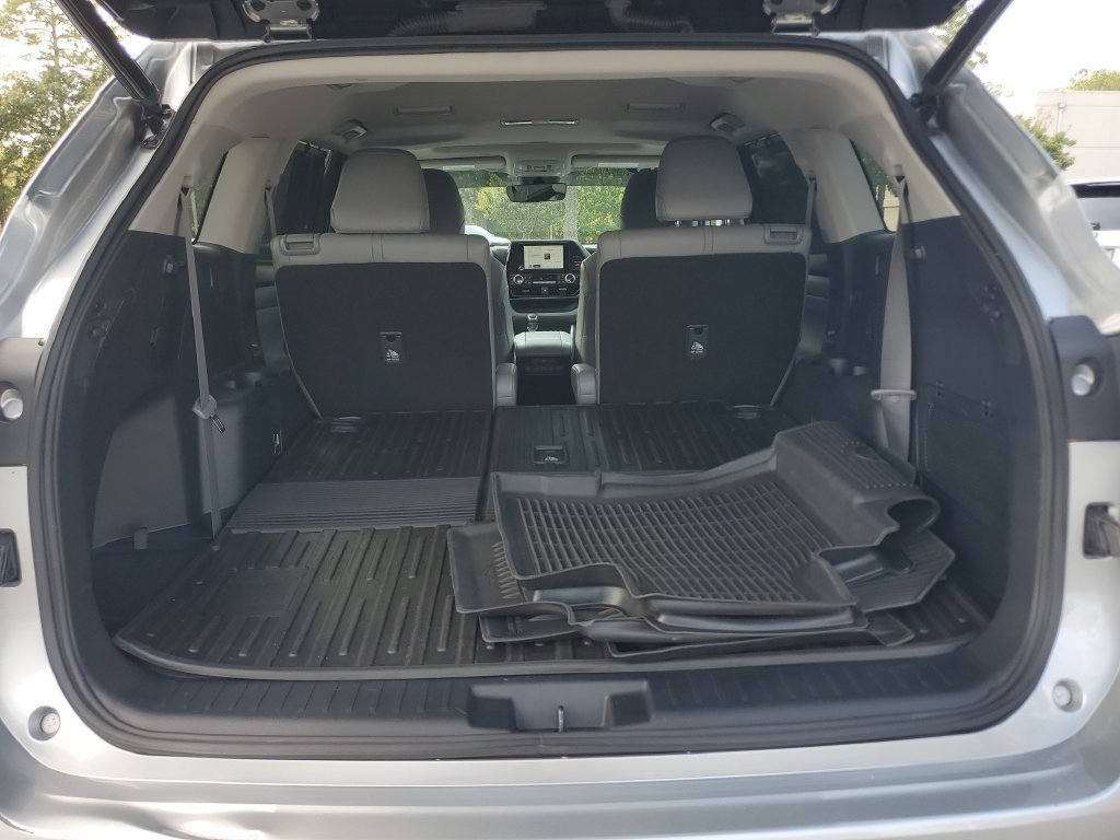 Used 2023 Toyota Highlander XLE FWD image 10