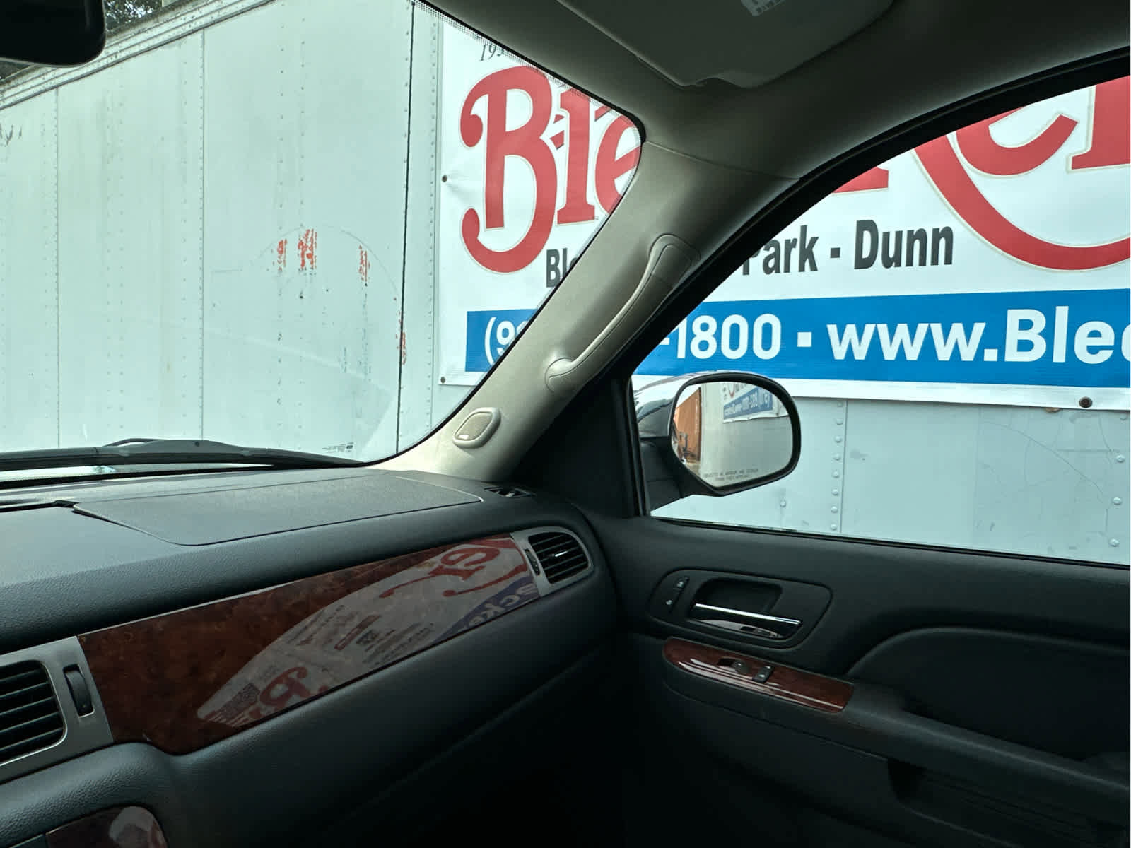 Used 2013 Chevrolet Avalanche LT image 34