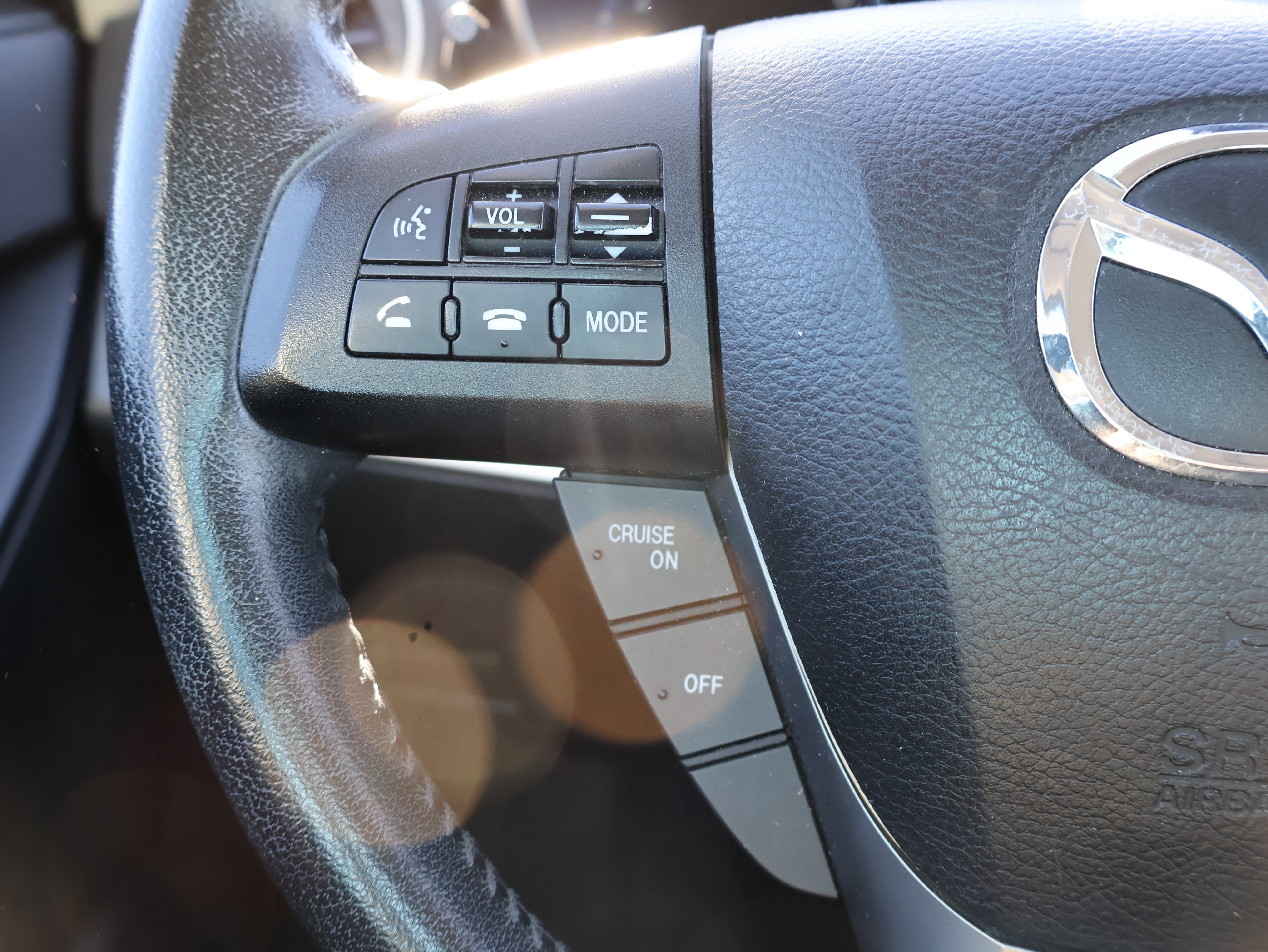 Used 2012 MAZDA MAZDA3 i Touring image 32