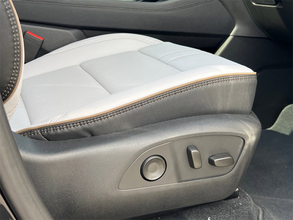 New 2026 Chevrolet Traverse High Country image 9