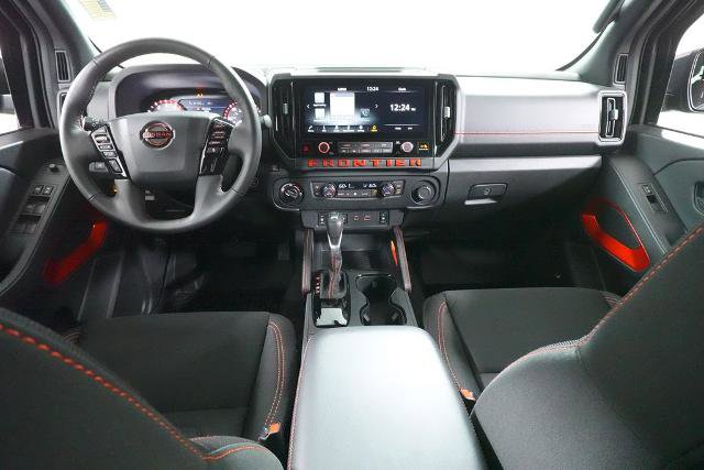 Used 2025 Nissan Frontier PRO-4X w/ Pro Convenience Package image 11