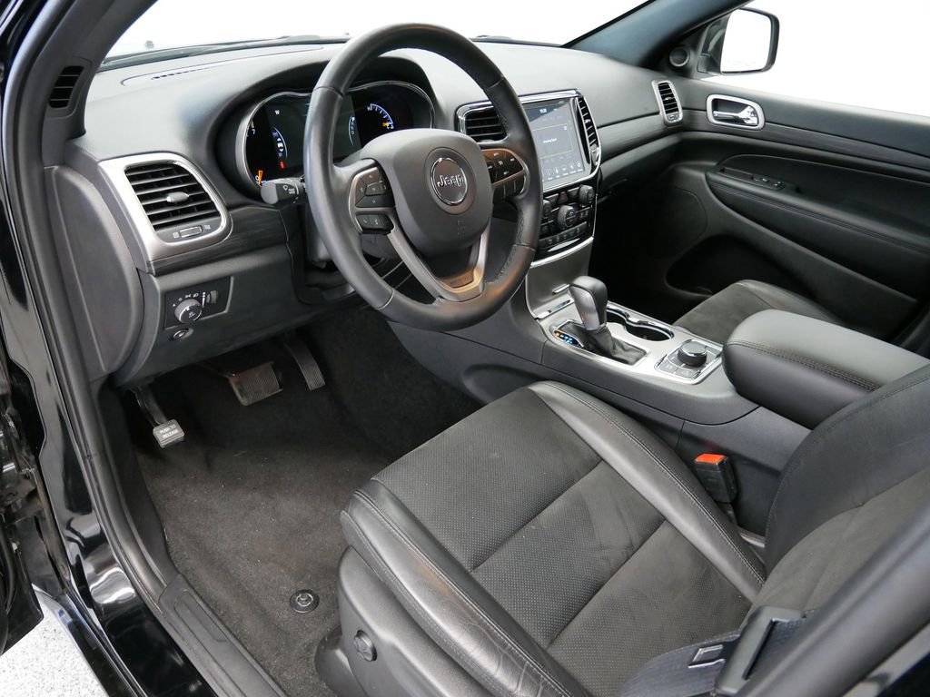 Certified 2022 Jeep Grand Cherokee Laredo X image 2