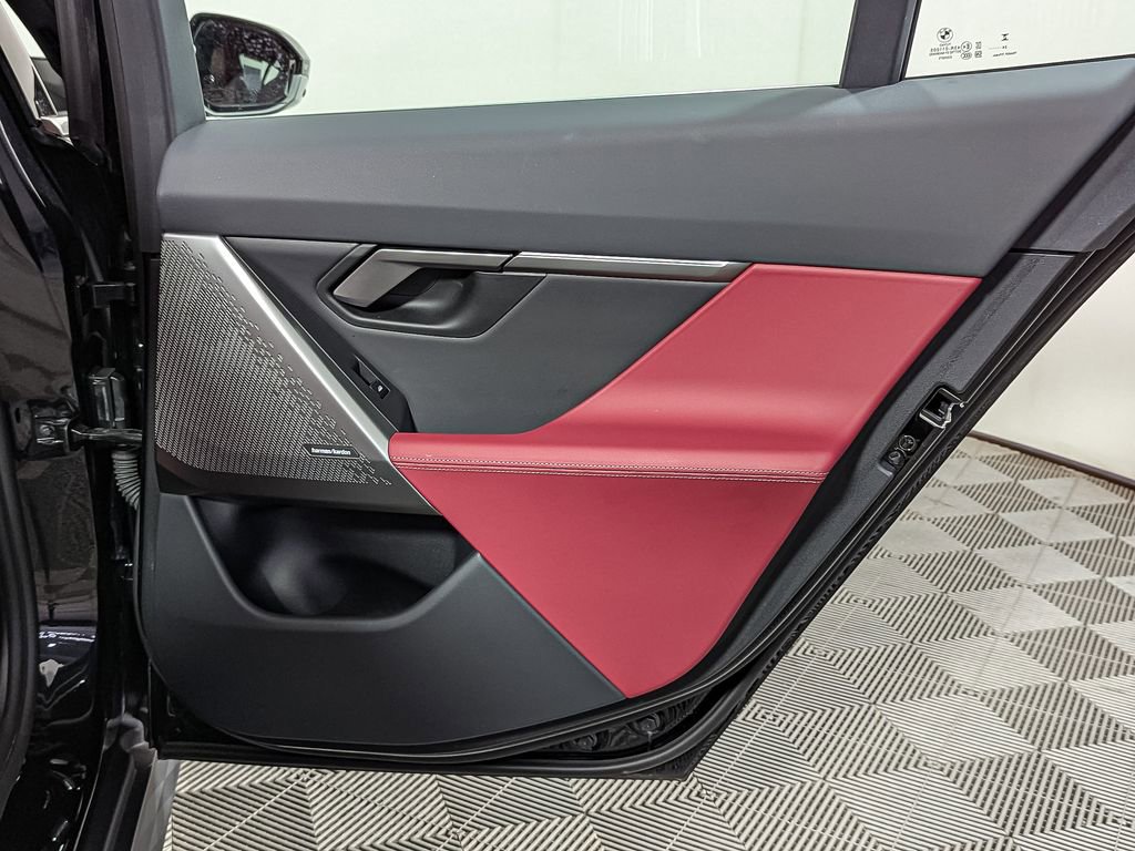 Used 2025 BMW 530i xDrive w/ Premium Package image 42