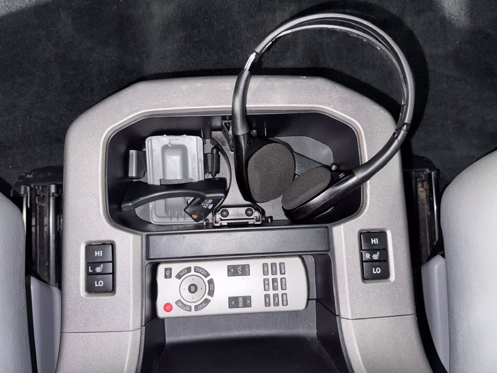 Used 2018 Toyota Sequoia Platinum AWD/4WD image 40