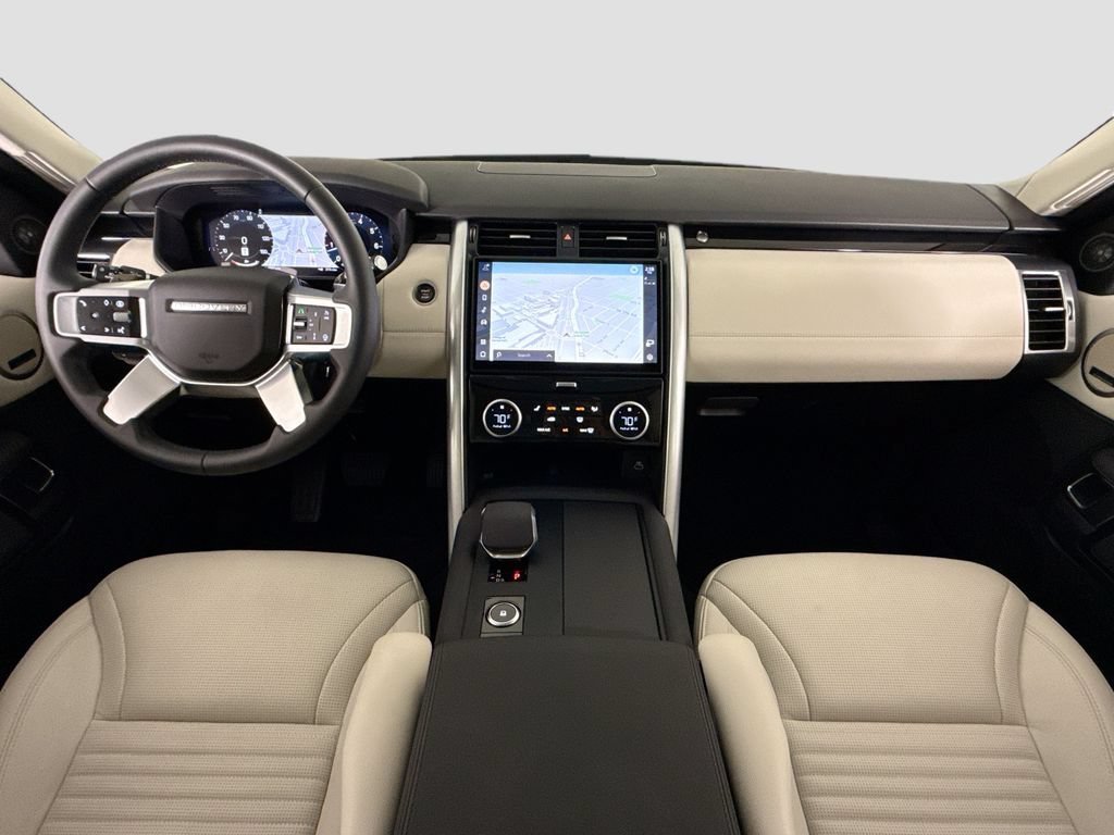 Used 2025 Land Rover Discovery S AWD/4WD image 9