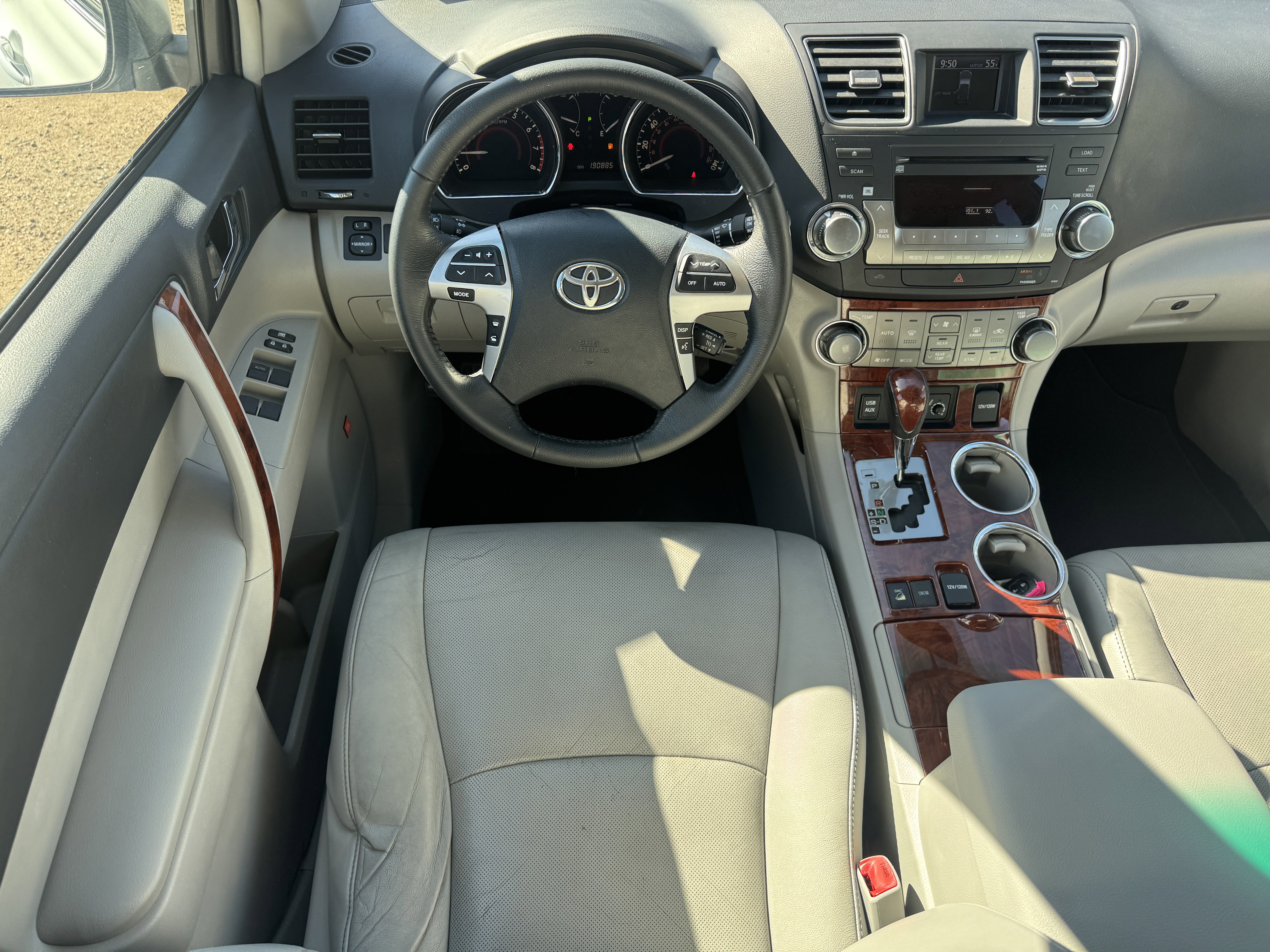 Used 2012 Toyota Highlander Limited w/ Tow Pkg image 16