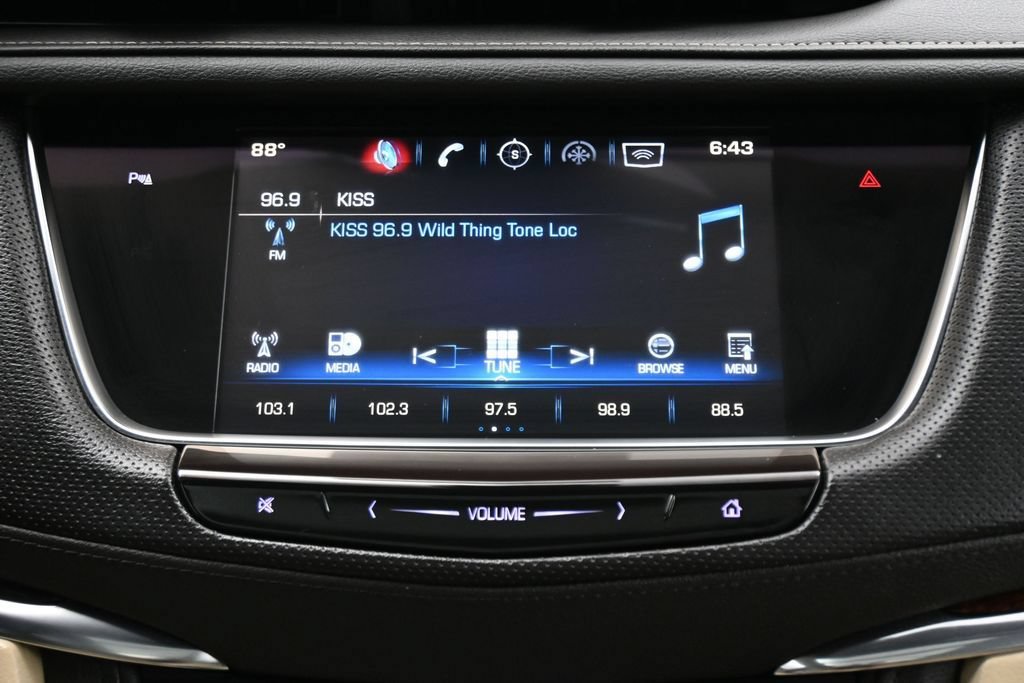 Used 2017 Cadillac XT5 Luxury w/ Driver Awareness Package FWD image 23