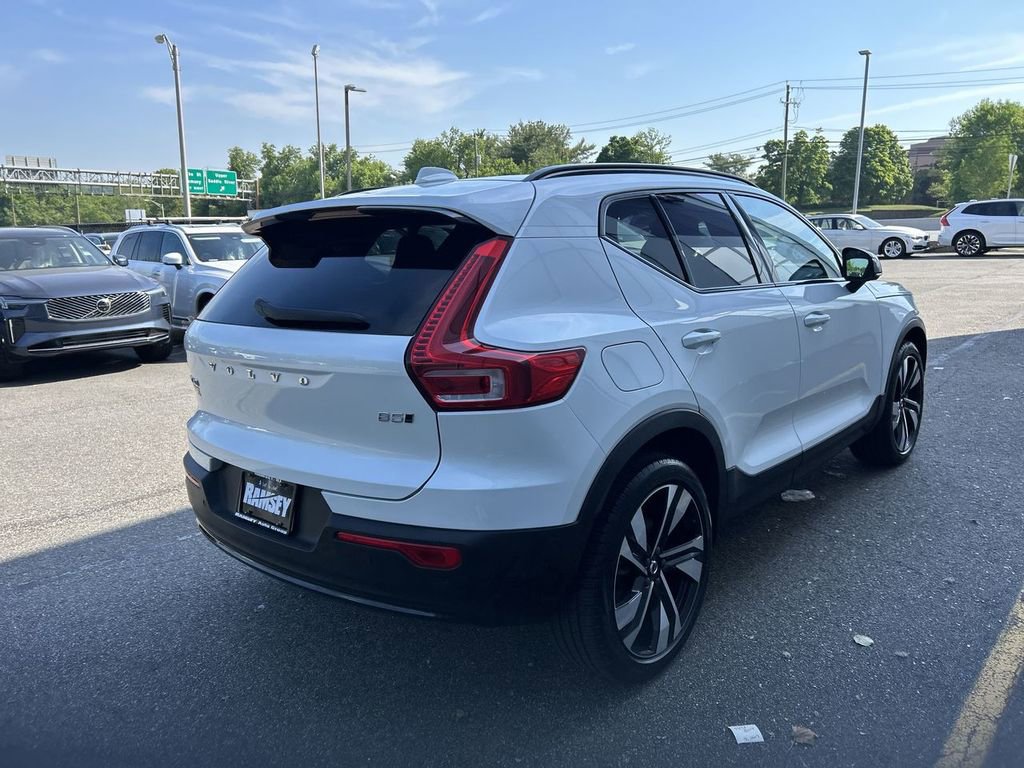 Certified 2023 Volvo XC40 B5 Plus w/ Protection Package Premier AWD/4WD image 8