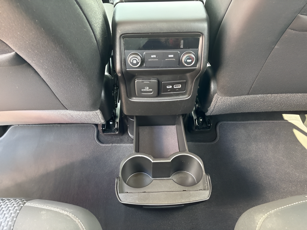 Used 2021 GMC Acadia SLE w/ Driver Convenience Package FWD image 39