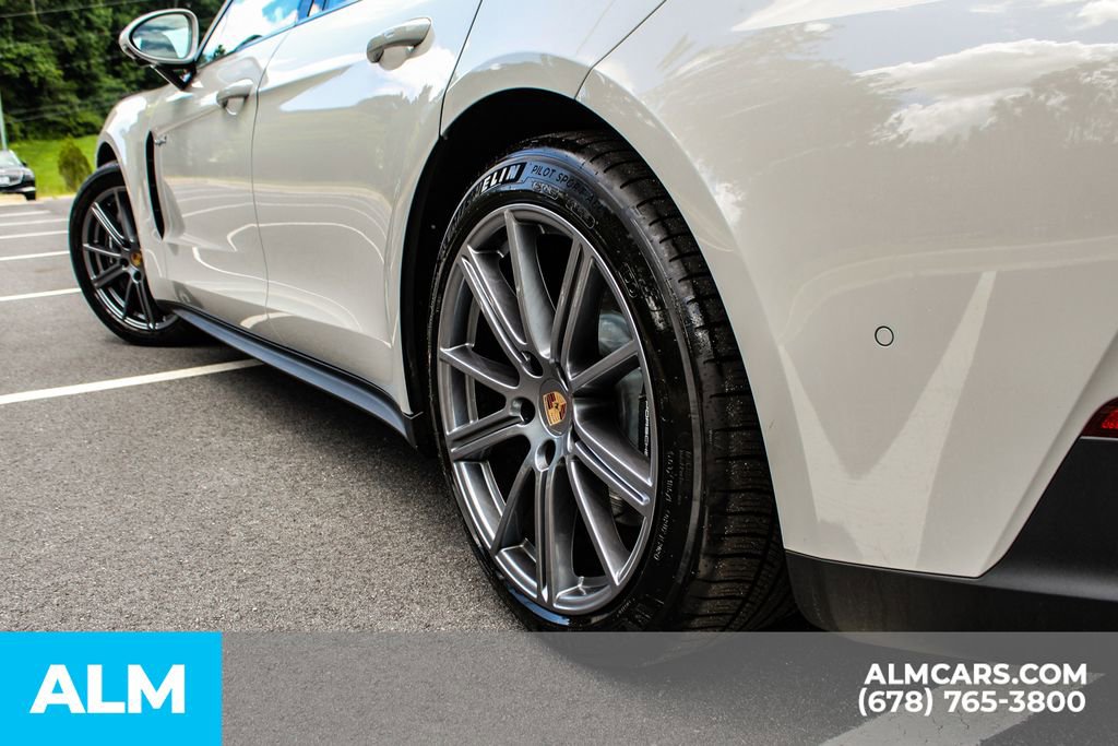 Used 2025 Porsche Panamera 4 image 15