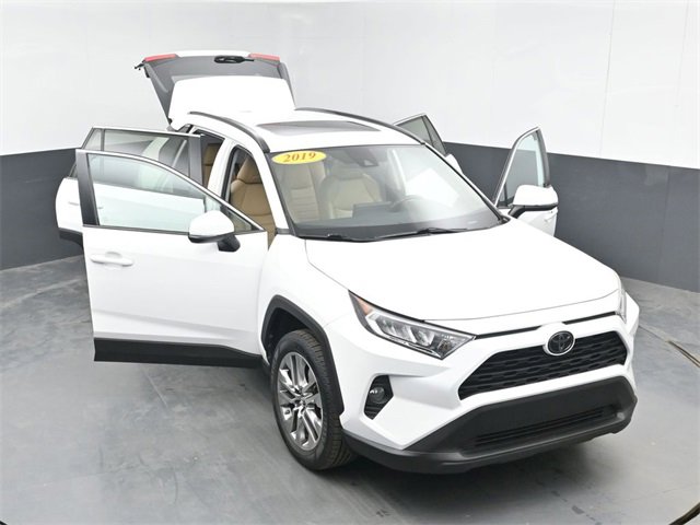 Used 2019 Toyota RAV4 XLE Premium image 53