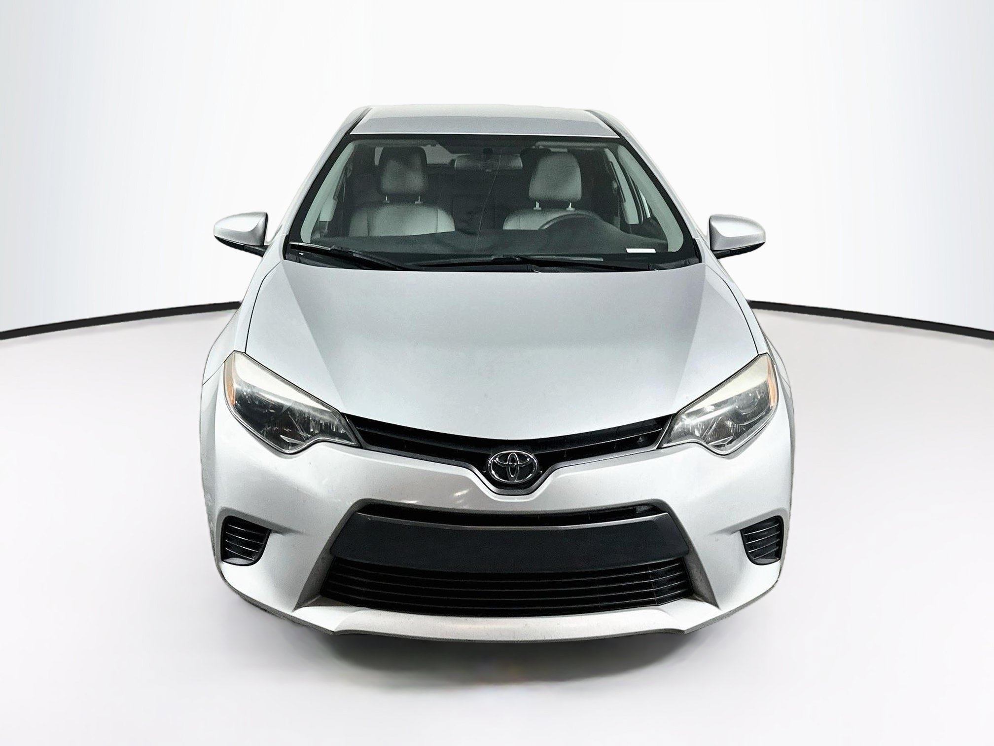 Used 2015 Toyota Corolla LE FWD image 2