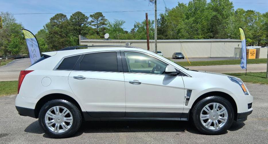 Used 2012 Cadillac SRX FWD image 1