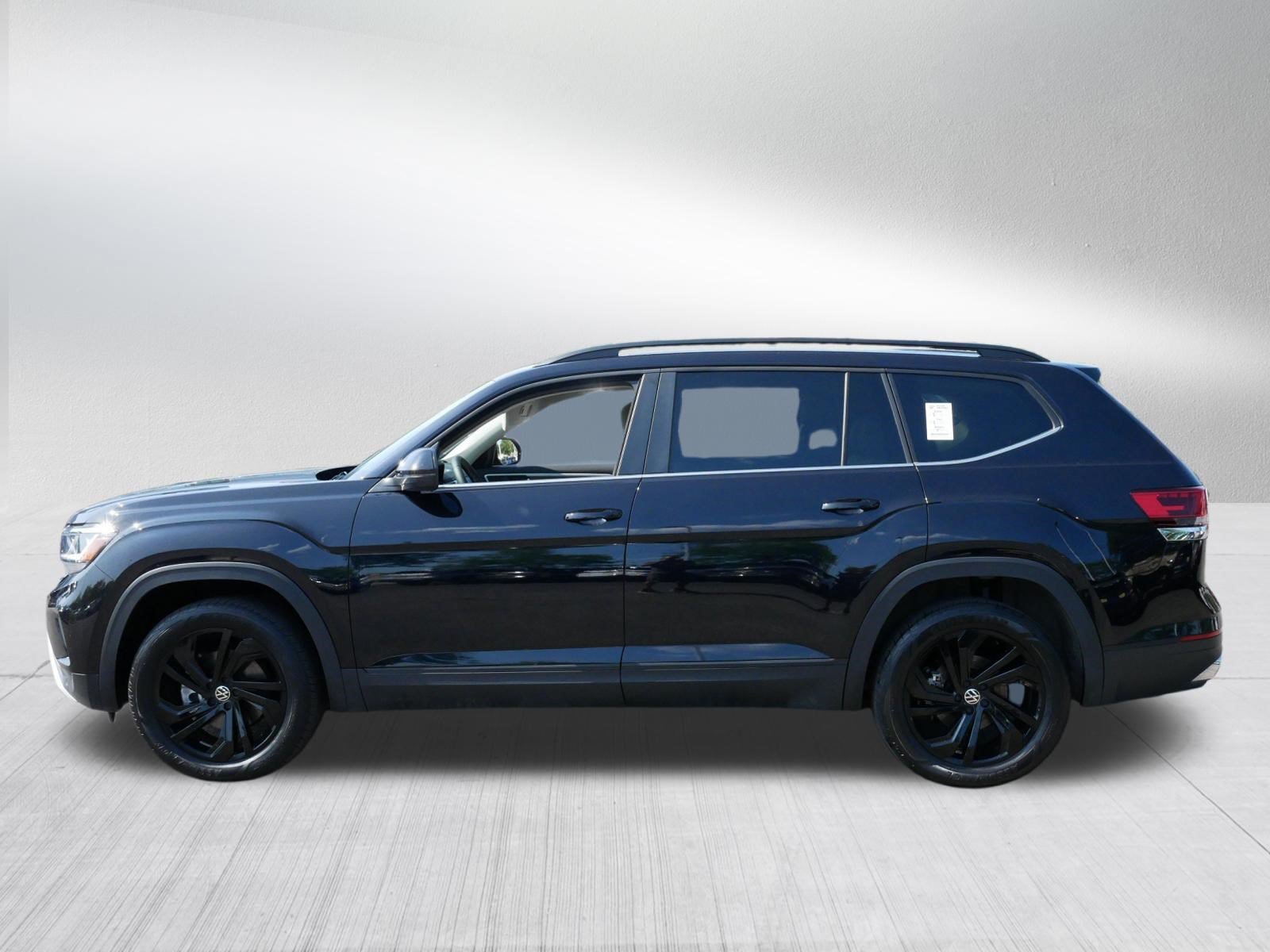 Certified 2023 Volkswagen Atlas SE w/ Panoramic Sunroof Package AWD/4WD image 4