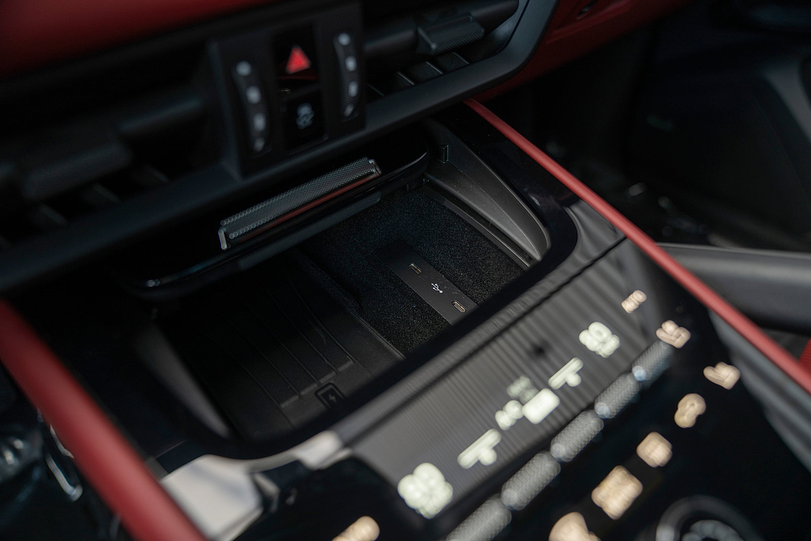 Certified 2025 Porsche Cayenne Coupe image 17