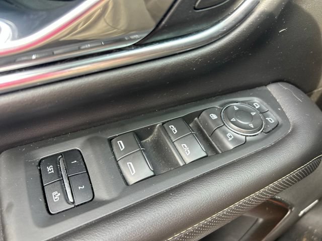 Used 2021 Chevrolet Suburban Premier w/ Premium Package RWD image 16