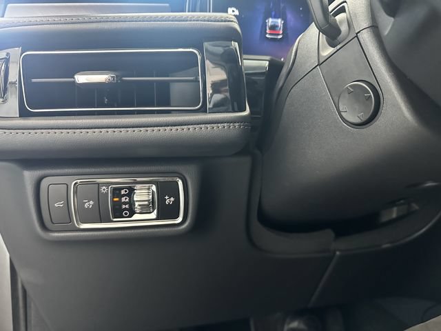 Certified 2025 Lincoln Aviator AWD w/ Jet Appearance Package image 28