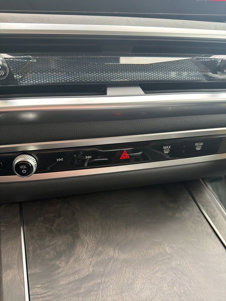 New 2026 BMW X7 xDrive40i w/ Premium Package image 46