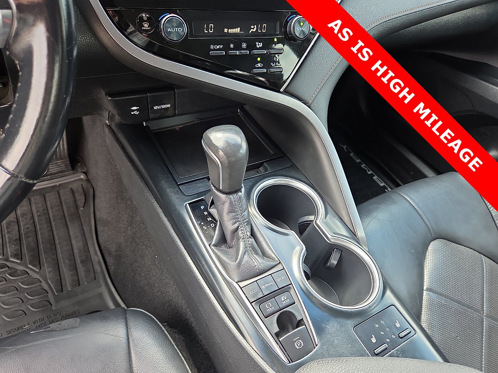 Used 2018 Toyota Camry XLE FWD image 25