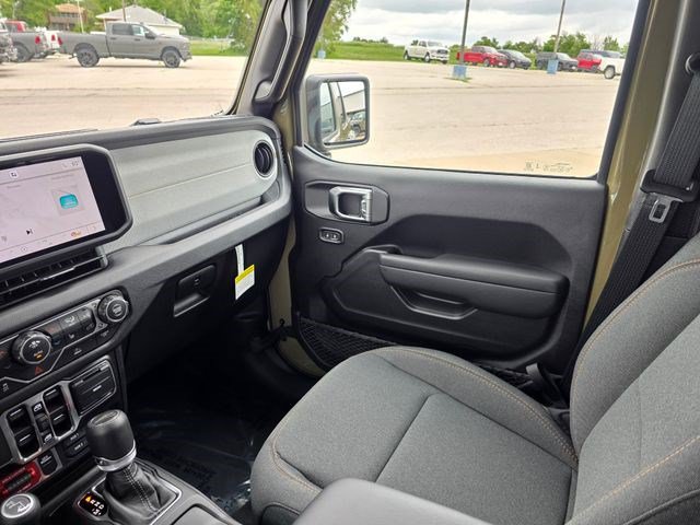 New 2026 Jeep Gladiator Sport AWD/4WD image 35