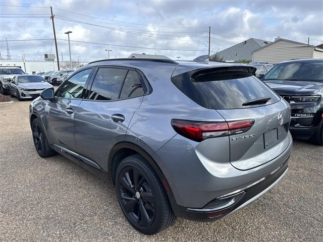 Used 2021 Buick Envision Essence w/ Sport Touring Package image 9