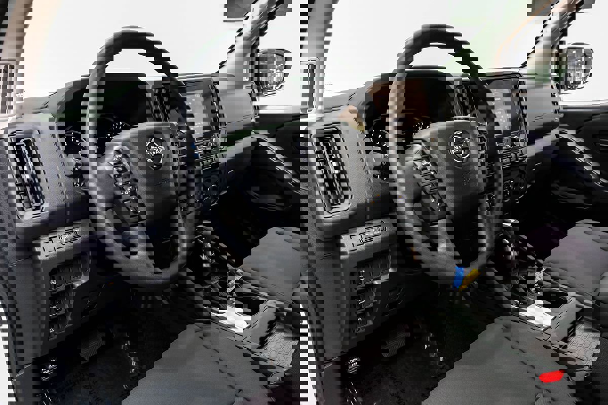 Used 2025 Nissan Frontier S image 3