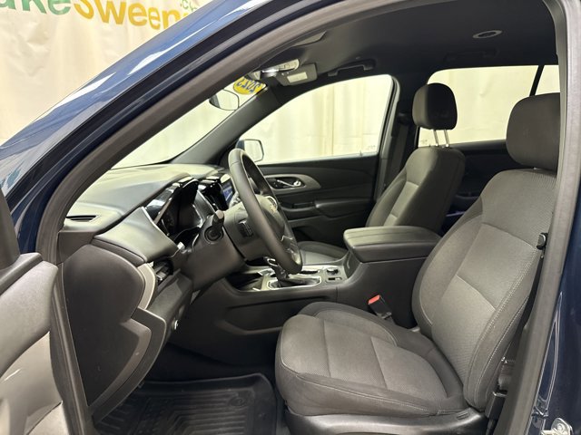 Used 2023 Chevrolet Traverse LT image 12