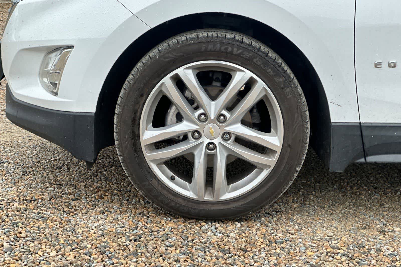 Used 2018 Chevrolet Equinox Premier FWD image 12