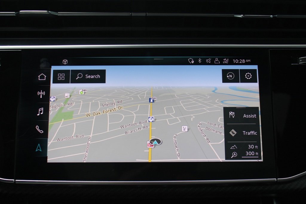 Used 2020 Audi RS Q8 w/ Carbon Optic Package image 21