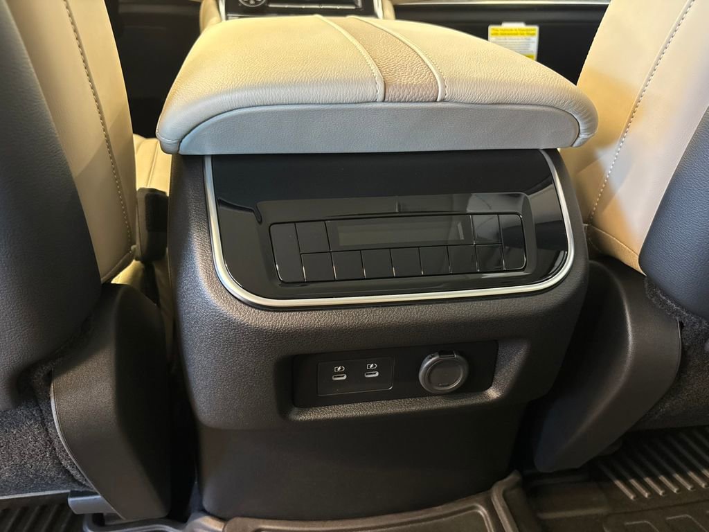 New 2026 Nissan Armada Platinum AWD/4WD image 20