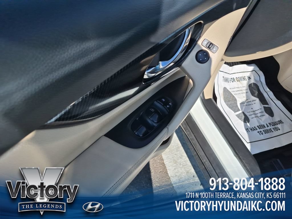 Used 2019 Nissan Rogue SL w/ Premium Package AWD/4WD image 11
