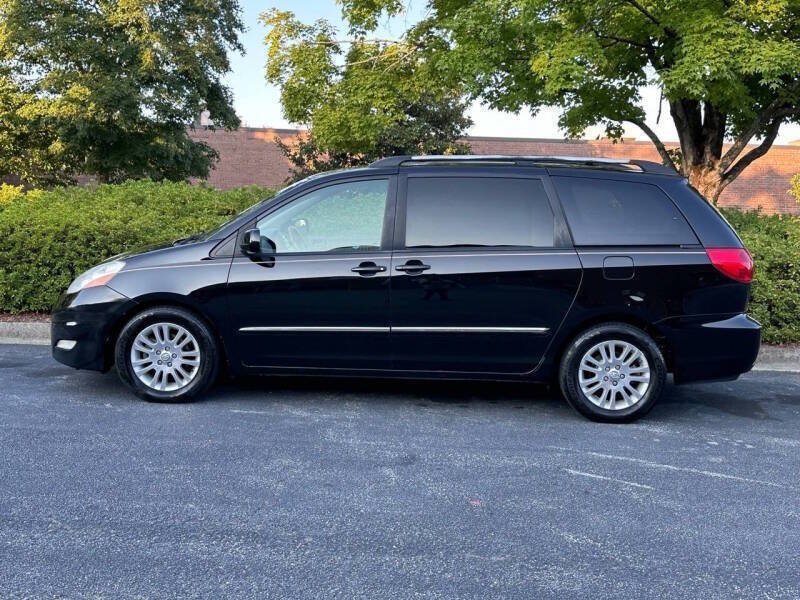 Used 2008 Toyota Sienna XLE Limited FWD image 7