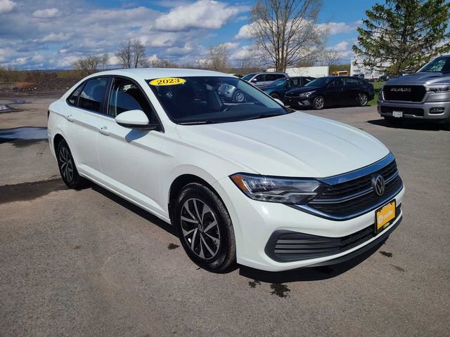 Used 2023 Volkswagen Jetta S image 4