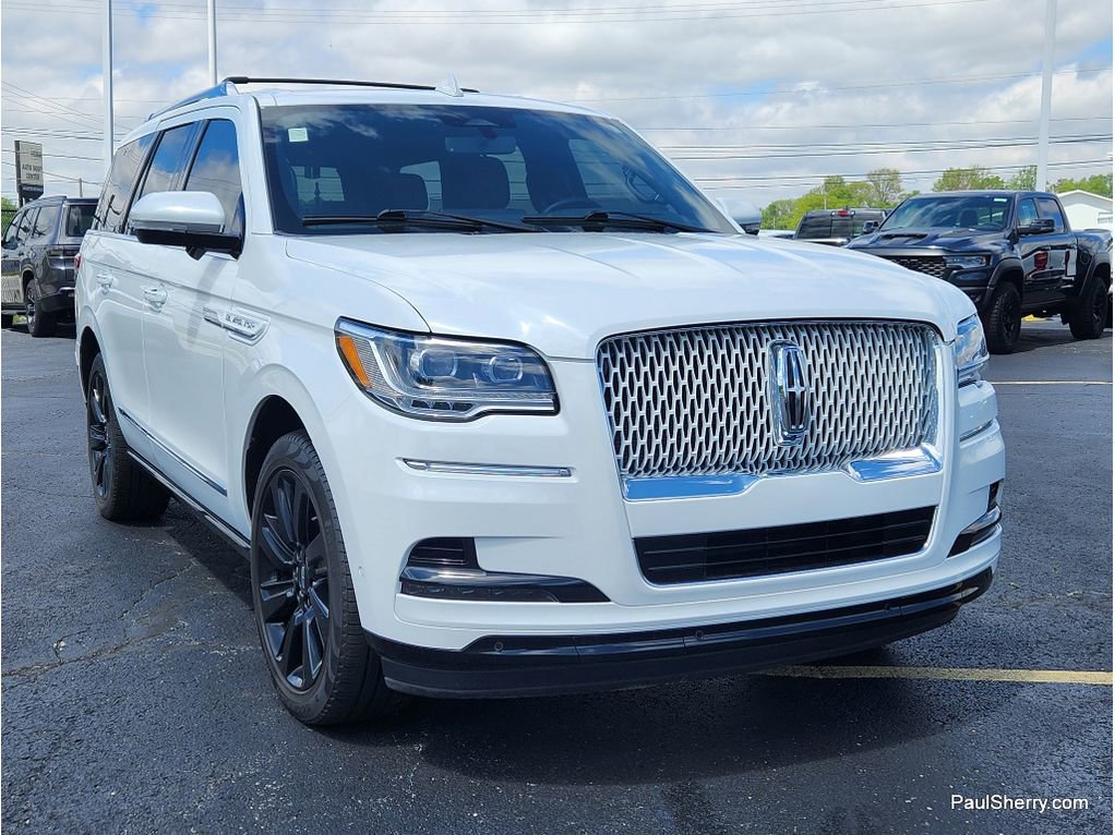 Used 2023 Lincoln Navigator Reserve AWD/4WD image 8