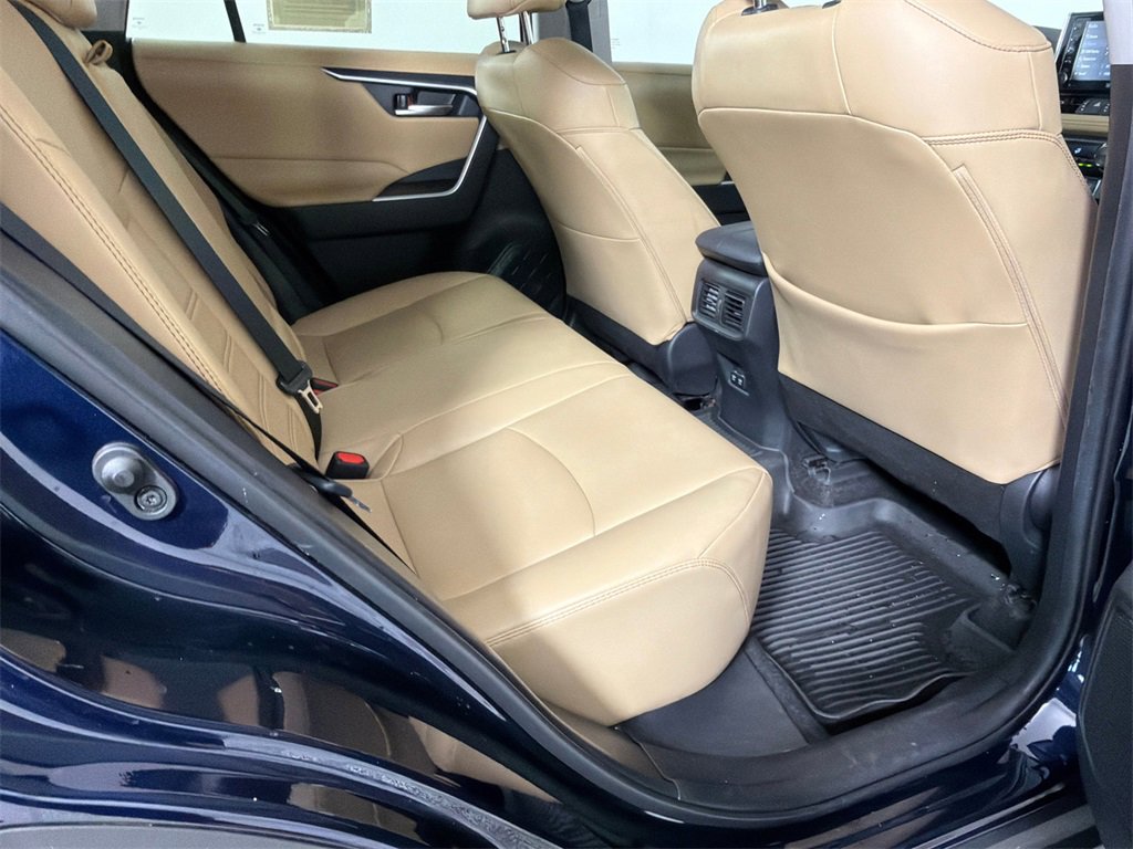 Used 2020 Toyota RAV4 XLE Premium image 16