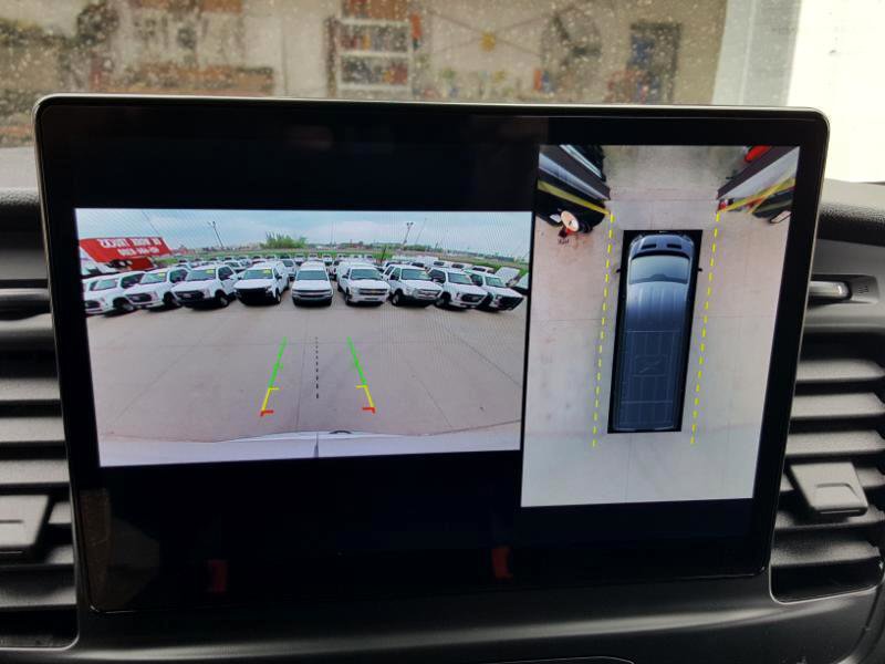 Used 2022 Ford E-Transit 148 High Roof Extended image 18