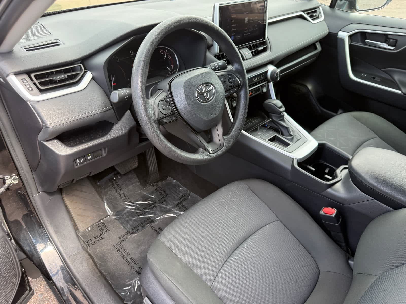 Used 2025 Toyota RAV4 XLE FWD image 13