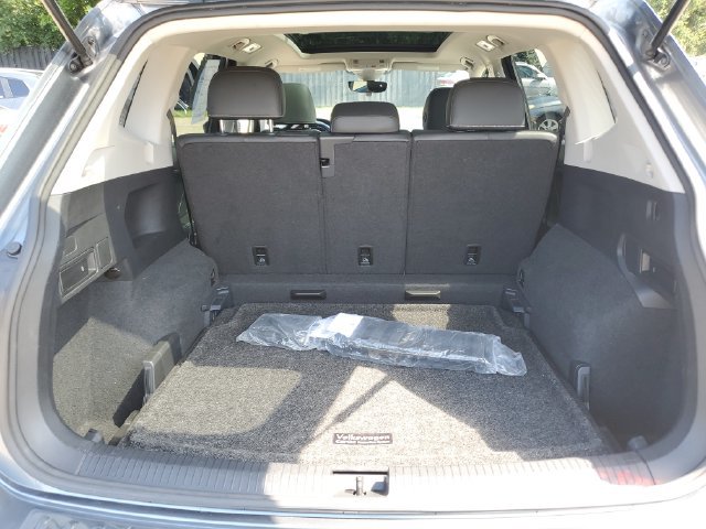 Used 2023 Volkswagen Tiguan SE w/ Panoramic Sunroof Package AWD/4WD image 10