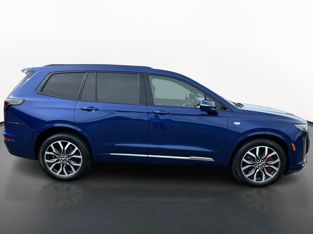 Certified 2025 Cadillac XT6 Sport w/ Platinum Package AWD/4WD image 4