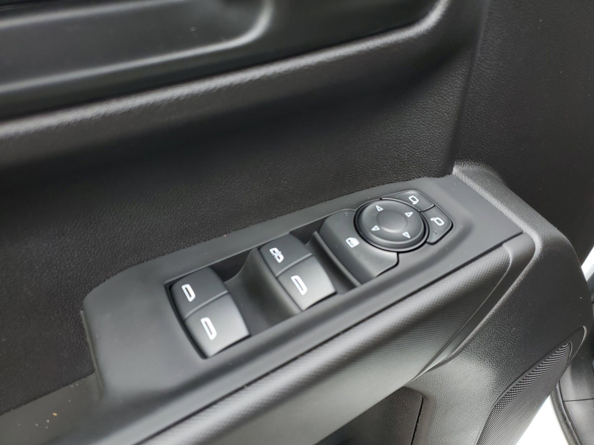 Used 2024 Chevrolet Silverado 1500 Custom w/ Turbomax Blackout Package image 22